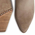 carregar imagem na visualização da galeria, GARDENIA-ALMA-EN-PENA-V20002-CROSTA-TAUPE-2