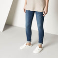 Load image into Gallery viewer, GARDENIA-BIRKENSTOCK-1002315-BOSTONEVAR-WHITE-5
