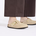 Load image into Gallery viewer, GARDENIA-BIRKENSTOCK-1028052-BOSTONBBLENB-N-SANDCASTLE-2