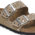 carregar imagem na visualização da galeria, GARDENIA-BIRKENSTOCK-1029390-ARIZONA-RIVET-LEVE-N-TAUPE-2