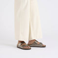 carregar imagem na visualização da galeria, GARDENIA-BIRKENSTOCK-1029439-ARIZONABFN-GRACEFULTAUPE-7