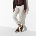 Load image into Gallery viewer, GARDENIA-BIRKENSTOCK-951313-ARIZONA-SFB-LEVE-N-MOCCA-7
