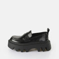 carregar imagem na visualização da galeria, GARDENIA-BUFFALO-LONDON-1622355-FLORA-LOAFER-BLACK-4
