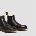 carregar imagem na visualização da galeria, GARDENIA-DR._MARTENS-22227001-2976-YS-BLACK-SMOOTH-10