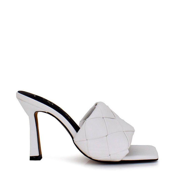CARLA 710 / WHITE