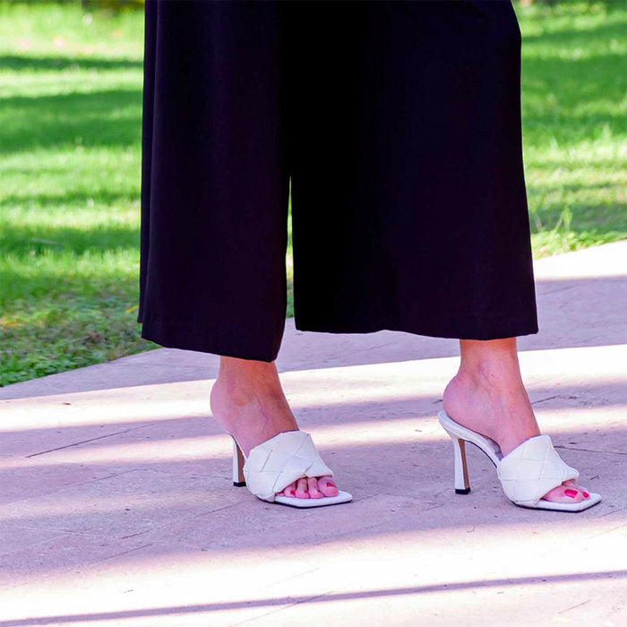 CARLA 710 / WHITE