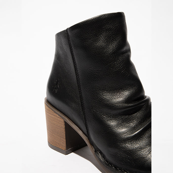 BELL / BLACK