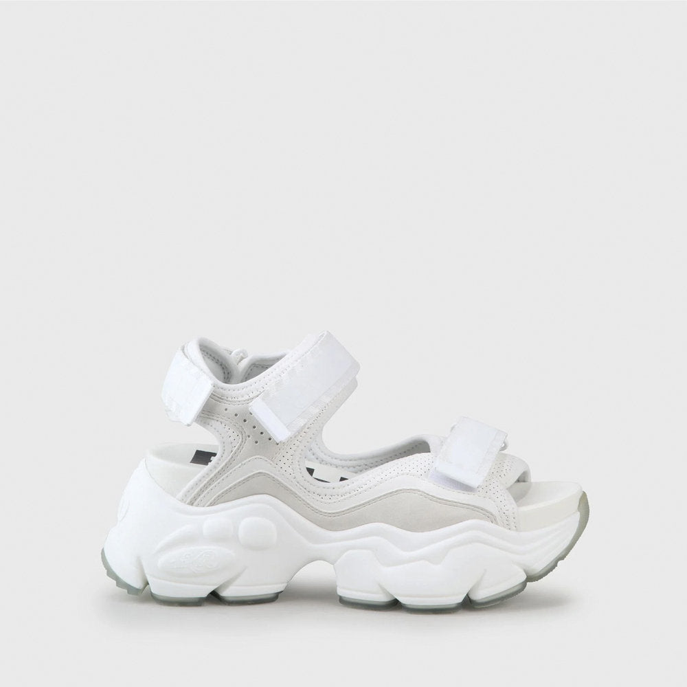 BINARY 0 / WHITE