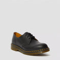carregar imagem na visualização da galeria, DR.MARTENS-AC271001-65CMROUNDSHOELACES-3EYE-1
