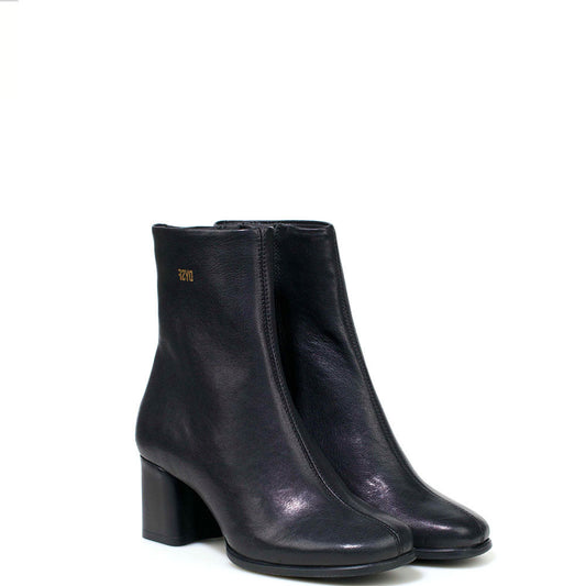 IORIE 1.0 / LOTUS BLACK