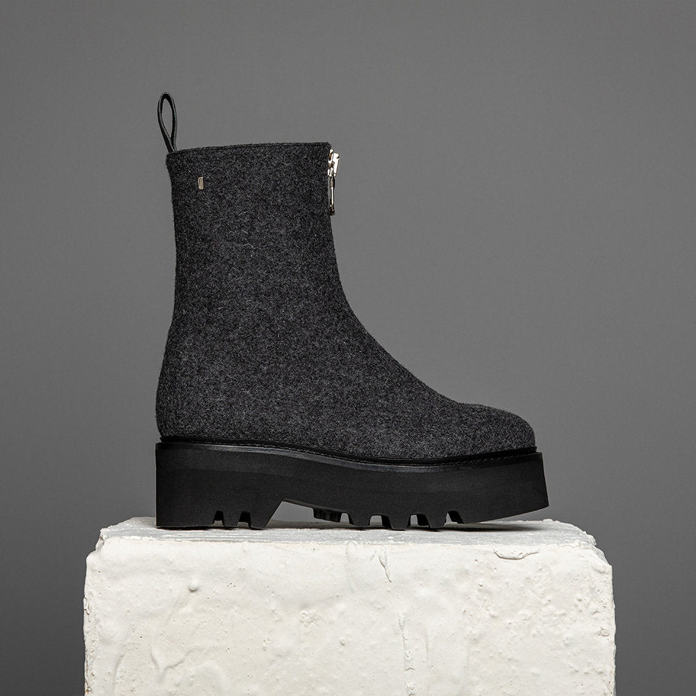 TRODDEN1.1 / DARK GRAY