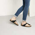 Load image into Gallery viewer, GARDENIA-BIRKENSTOCK-043661-GIZEH-R-PATENTBLACK-6
