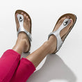 carregar imagem na visualização da galeria, GARDENIA-BIRKENSTOCK-043851-GIZEHBF-SILVER-2
