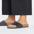 Load image into Gallery viewer, GARDENIA-BIRKENSTOCK-1026473-CATALINA-BF-BLACK-3
