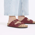 carregar imagem na visualização da galeria, GARDENIA-BIRKENSTOCK-1028331-ARIZONALEVEN-ZINFANDEL-3
