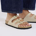 carregar imagem na visualização da galeria, GARDENIA-BIRKENSTOCK-1029265-FLORIDABF-SANDCASTLE-2
