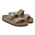 carregar imagem na visualização da galeria, GARDENIA-BIRKENSTOCK-1029390-ARIZONA-RIVET-LEVE-N-TAUPE-1
