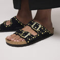 carregar imagem na visualização da galeria, GARDENIA-BIRKENSTOCK-1030348-ARIZONA-RIVET-LEVE-N-BLACK-5
