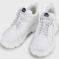 carregar imagem na visualização da galeria, GARDENIA-BUFFALO-LONDON-1630395D-WHT-SNEAKER-C-CORIN-WHITE-2
