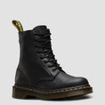 carregar imagem na visualização da galeria, GARDENIA-DR.-MARTENS-26913512006-1460-PASCAL-VIR-BLACK-1
