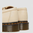 carregar imagem na visualização da galeria, GARDENIA-DR.MARTENS-22760292-ADRIAN-PARCHMENT-5
