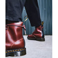 carregar imagem na visualização da galeria, GARDENIA-DR.MARTENS-26906201-1460-BROWN_BLACK-1
