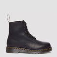carregar imagem na visualização da galeria, GARDENIA-DR.MARTENS-31981001-1460PASCAL-BLACKAMBASSADOR-7
