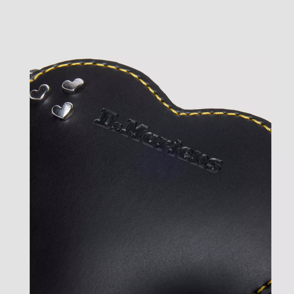 GARDENIA-DR.MARTENS-41430001-LEATHERHEARTSHAPEDKEYRINGPURSE-5