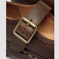 carregar imagem na visualização da galeria, GARDENIA-DR.MARTENS-42391200-MARYJANEFLOWER-DKBROWNCHORSE-7
