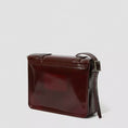 carregar imagem na visualização da galeria, 11 INCH VEGAN MESSENGER BAG / CHERRY RED
