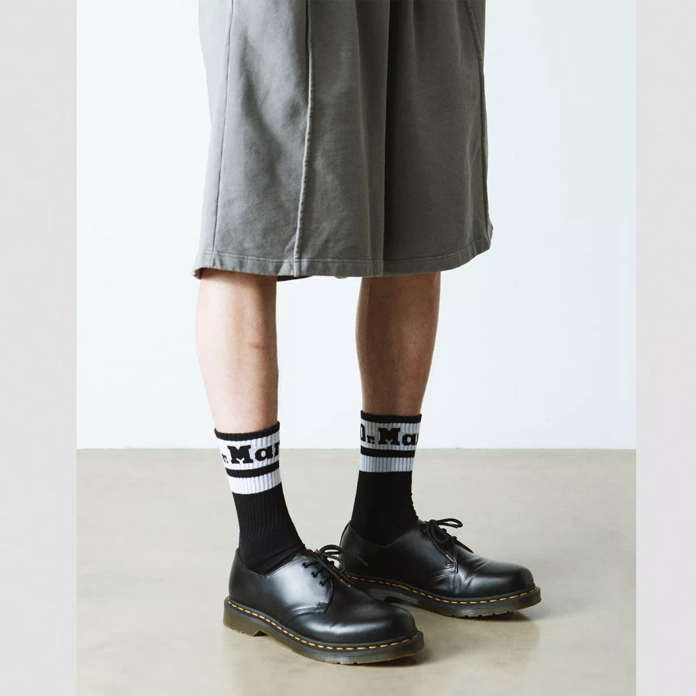 GARDENIA-DR.MARTENS-AC681006-ATHLETICLOGOSOCK-BLACK-WHITE-1