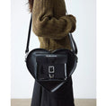 carregar imagem na visualização da galeria, GARDENIA-DR.MARTENS-AC807033-HEARTSLEATHERHEARTBACKPACKBLACK_KIEV_PATENT-3
