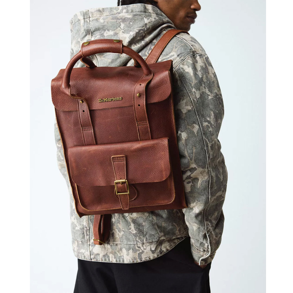 GARDENIA-DR.MARTENS-AC989253-BACKPACKCASHEWAMBASSADOR-1