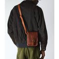 Load image into Gallery viewer, GARDENIA-DR.MARTENS-AD068253-LEATHERREPORTERBAG-AMBASSADOR-2
