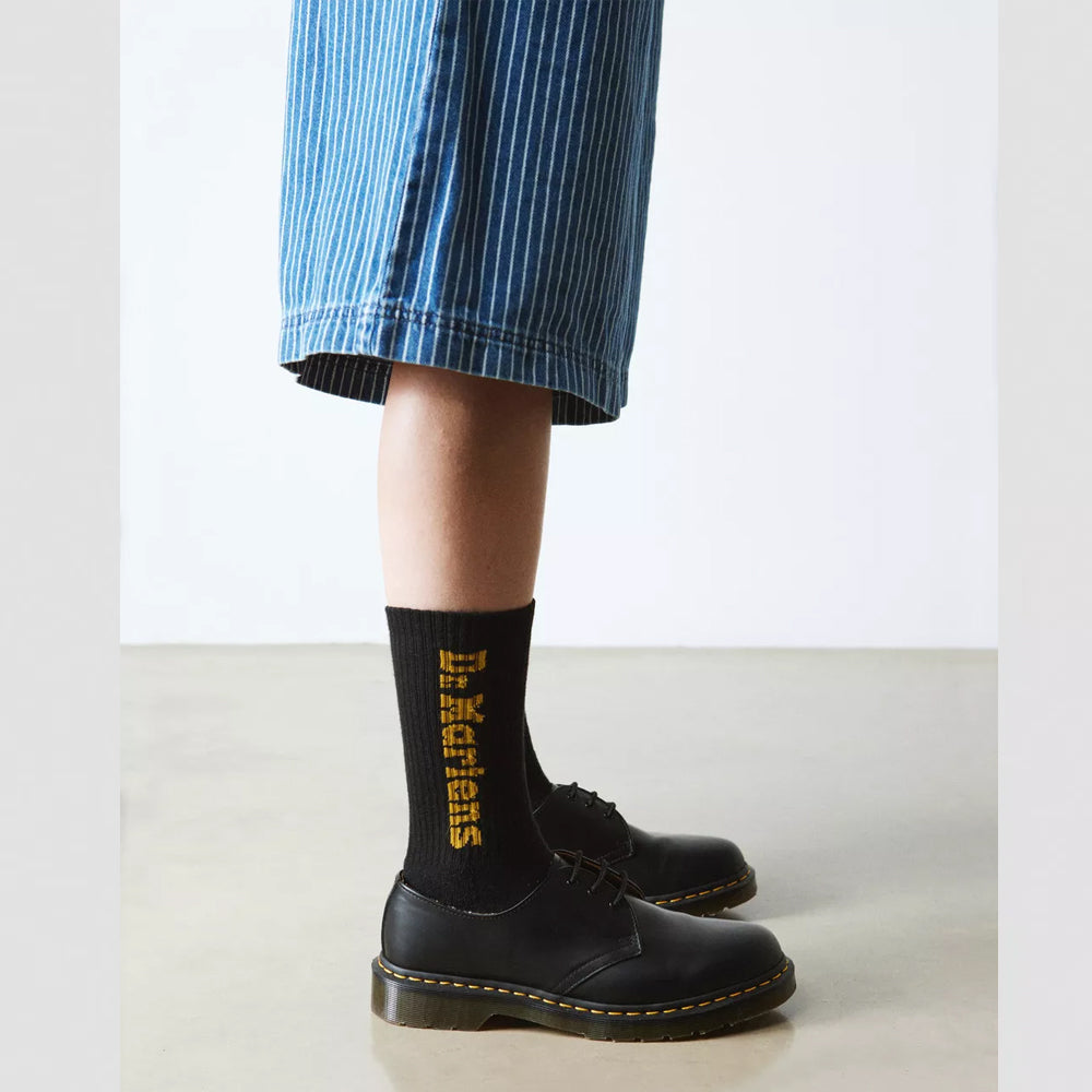 GARDENIA-DR.MARTENS-AD075001-VERTICALLOGOSOCK-BLACK-1