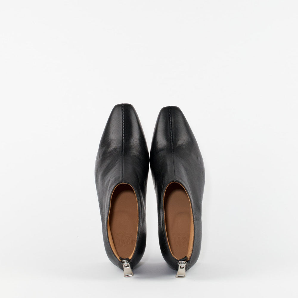 LETTER / RM BLACK