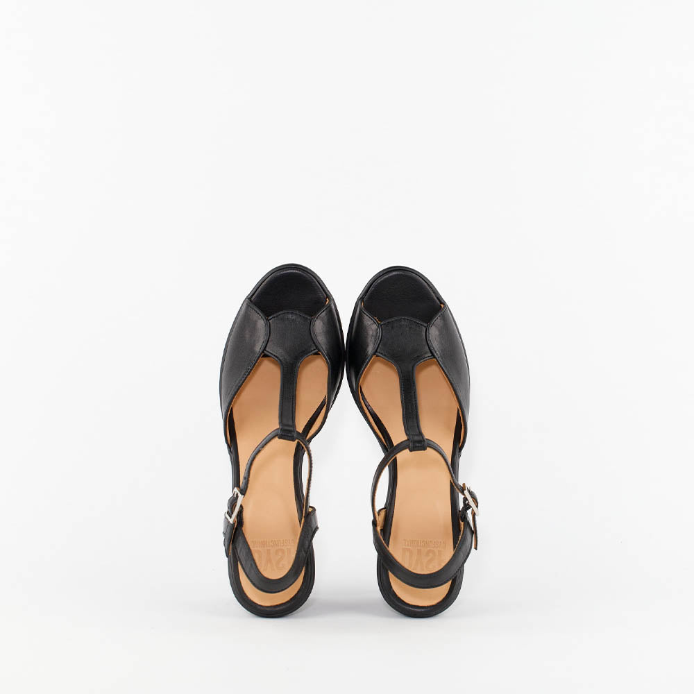 MARINKAA / BLACK+BLACK