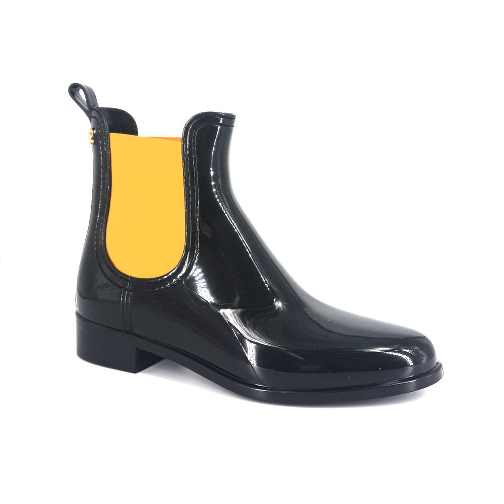 PISA 27 / BLACK